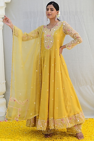Yellow Bemberg & Mul Embroidered Anarkali Set by Niti Bothra