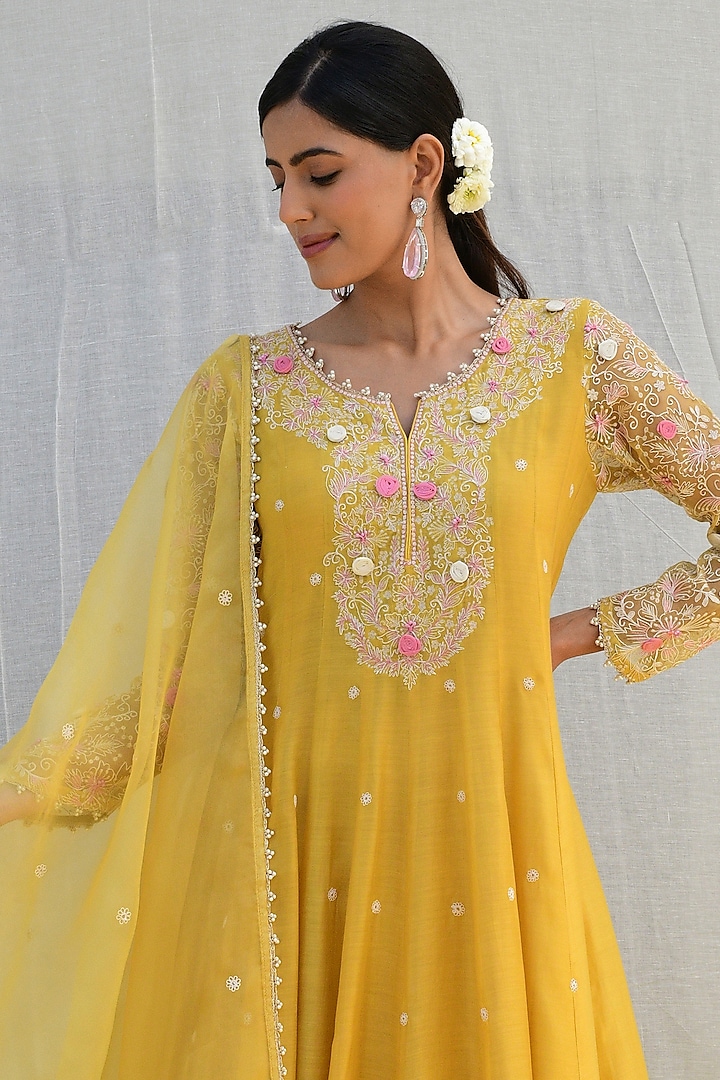 Yellow Bemberg & Mul Embroidered Wedding Anarkali Set by Niti Bothra at Pernia's Pop Up Shop
