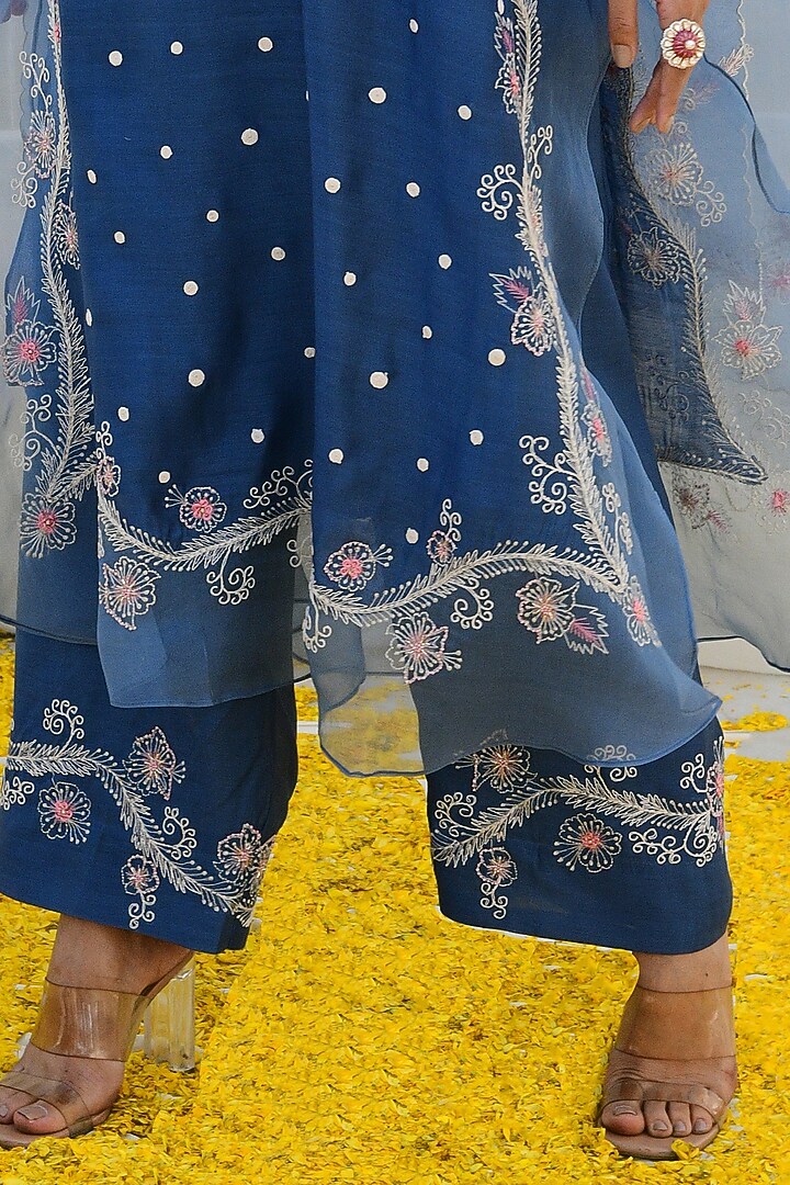 Blue Bemberg & Organza Embroidered Kurta Set by Niti Bothra at Pernia's Pop Up Shop