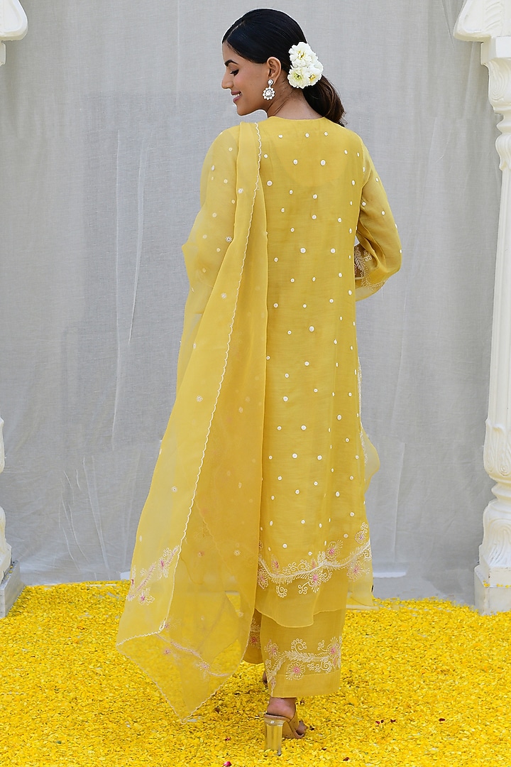 Yellow Banarasi Silk Embroidered Kurta Set by Niti Bothra at Pernia's Pop Up Shop
