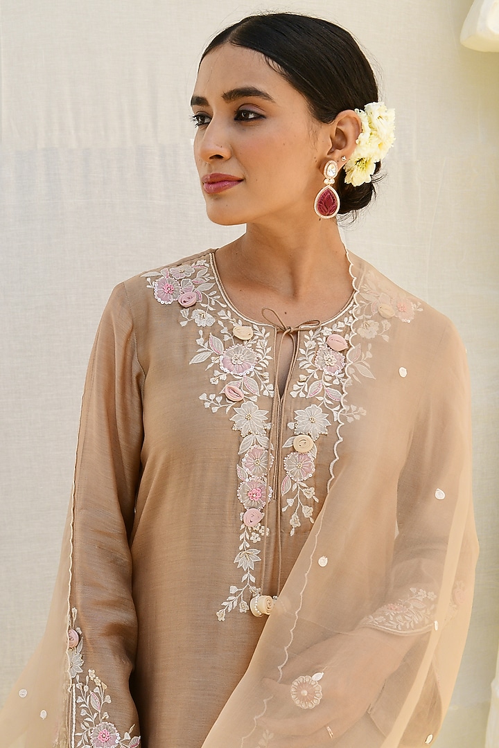 Beige Banarasi Silk Embroidered Wedding Sharara Set by Niti Bothra at Pernia's Pop Up Shop