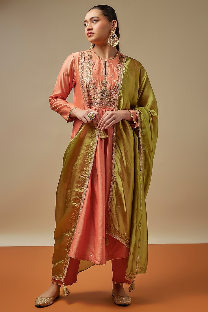 Peach Chanderi Silk Zardosi Embroidered Kurta Set by Niti Bothra at Pernia's Pop Up Shop