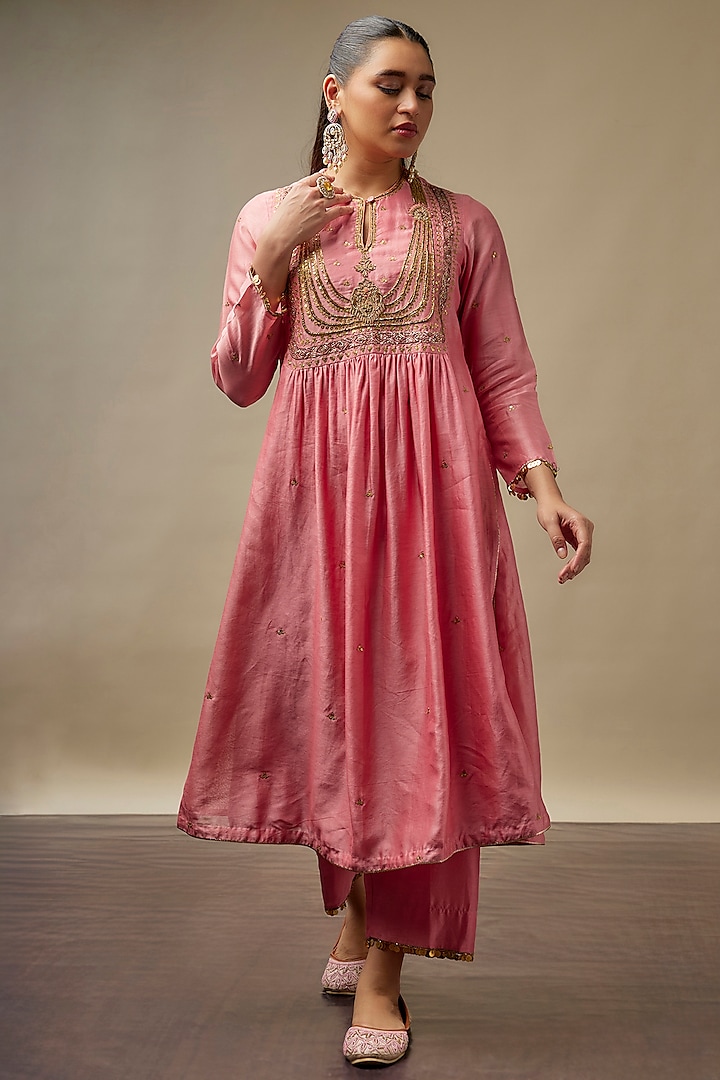 Pink Chanderi Silk Zardosi Embroidered Kurta Set by Niti Bothra at Pernia's Pop Up Shop