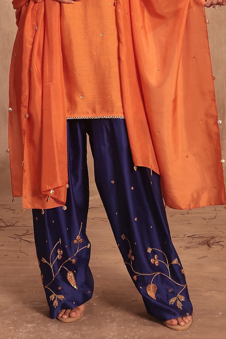 Orange Chiniya Silk Zardosi Embroidered Kurta Set by Niti Bothra at Pernia's Pop Up Shop