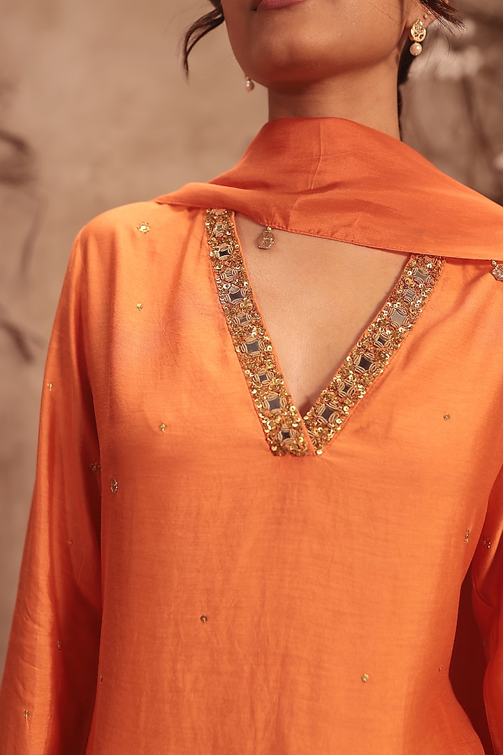 Orange Chiniya Silk Zardosi Embroidered Kurta Set by Niti Bothra at Pernia's Pop Up Shop