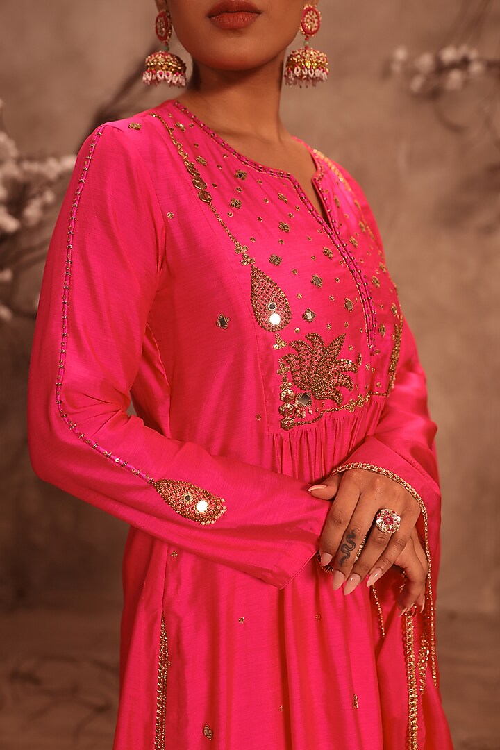 Hot Pink Chiniya Silk Zardosi Embroidered Kurta Set by Niti Bothra at Pernia's Pop Up Shop