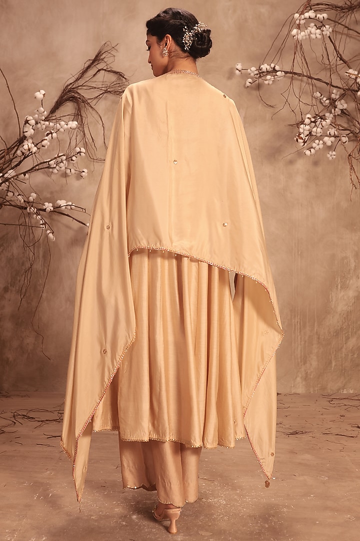 Ivory Chiniya Silk Zardosi Embroidered Kalidar Kurta Set by Niti Bothra at Pernia's Pop Up Shop
