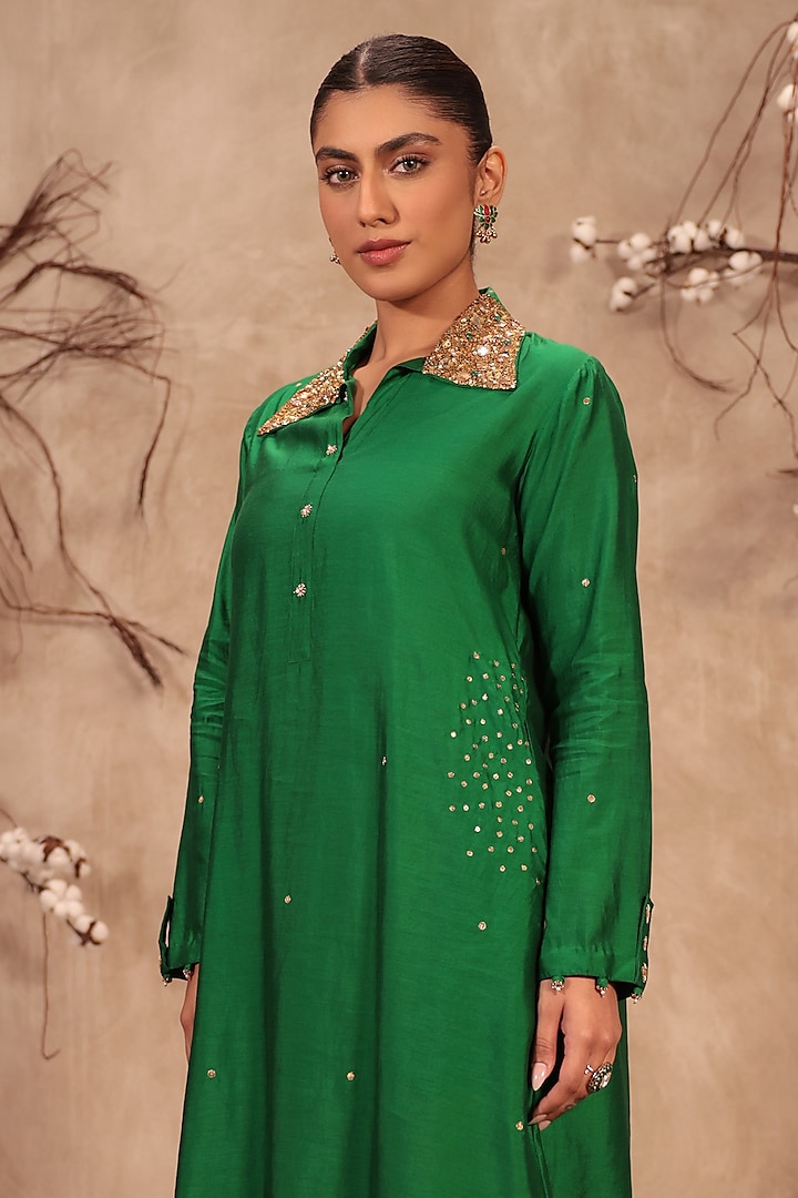 Green Chiniya Silk Zardosi Embroidered Kurta Set by Niti Bothra at Pernia's Pop Up Shop