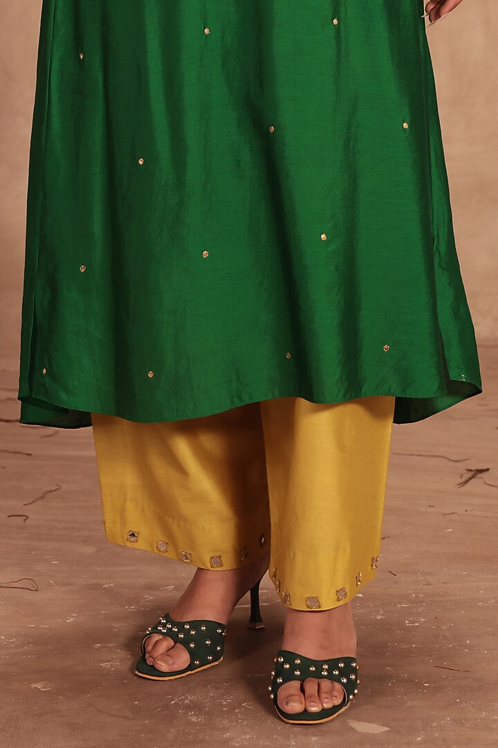 Green Chiniya Silk Zardosi Embroidered Kurta Set by Niti Bothra at Pernia's Pop Up Shop
