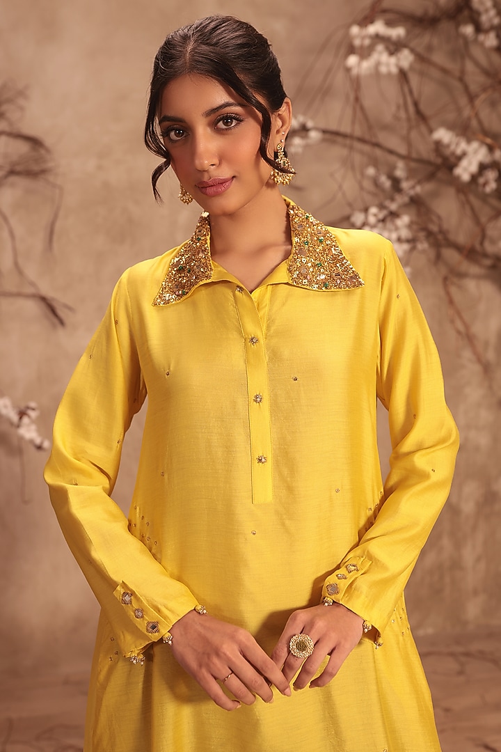 Yellow Chiniya Silk Zardosi Embroidered Kurta Set by Niti Bothra at Pernia's Pop Up Shop