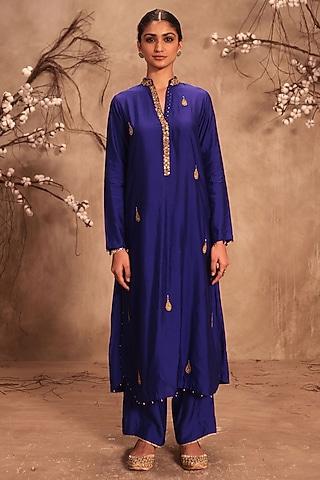 Indigo Chiniya Silk Zardosi Embroidered Kurta Set by Niti Bothra