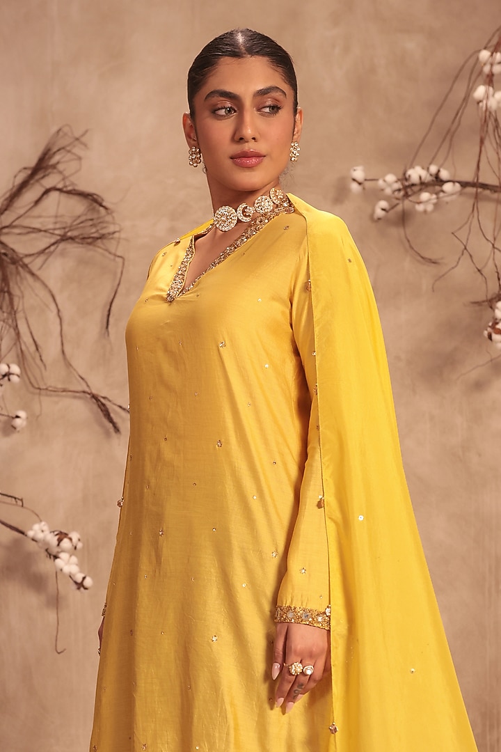 Yellow Chiniya Silk Zardosi Embroidered Kurta Set by Niti Bothra at Pernia's Pop Up Shop