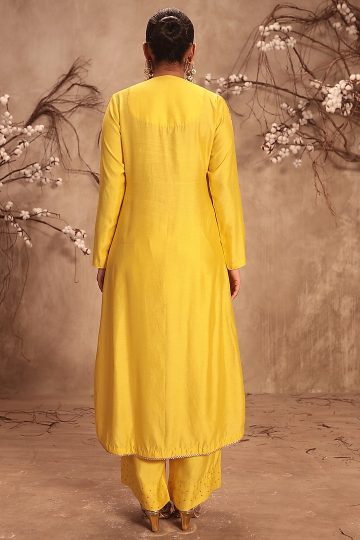 Yellow Chiniya Silk Zardosi Embroidered Kurta Set by Niti Bothra at Pernia's Pop Up Shop