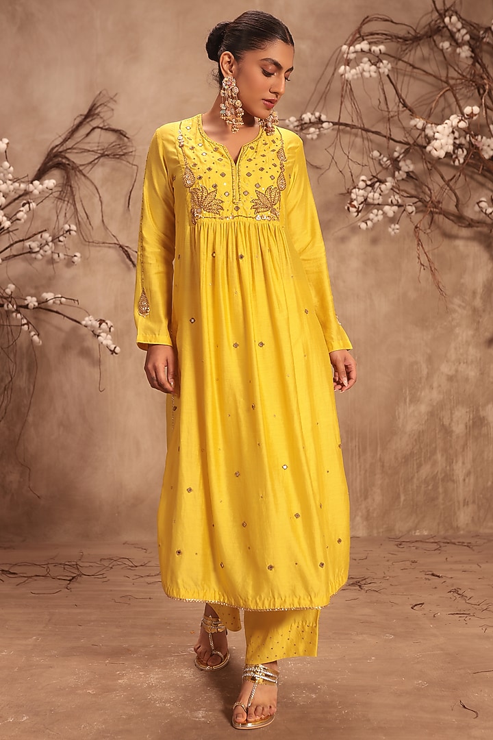 Yellow Chiniya Silk Zardosi Embroidered Kurta Set by Niti Bothra at Pernia's Pop Up Shop