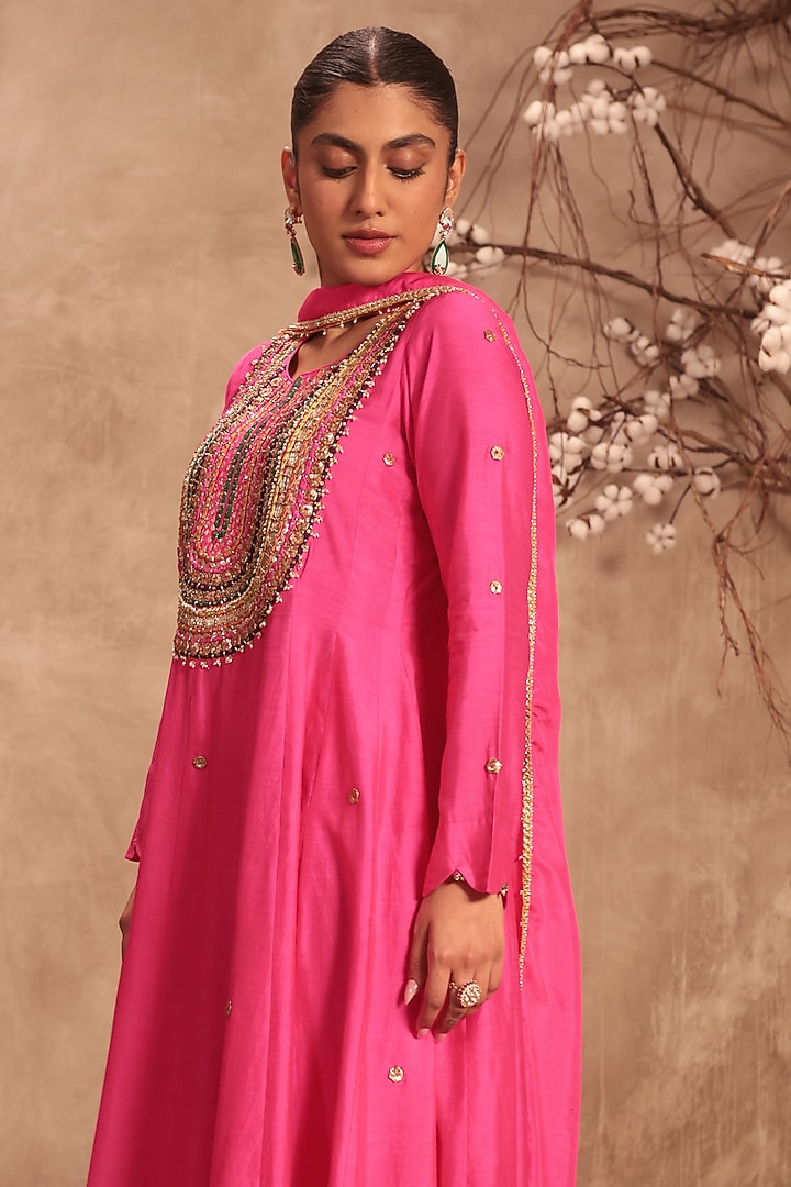 Hot Pink Chiniya Silk Zardosi Embroidered Kalidar Kurta Set by Niti Bothra at Pernia's Pop Up Shop