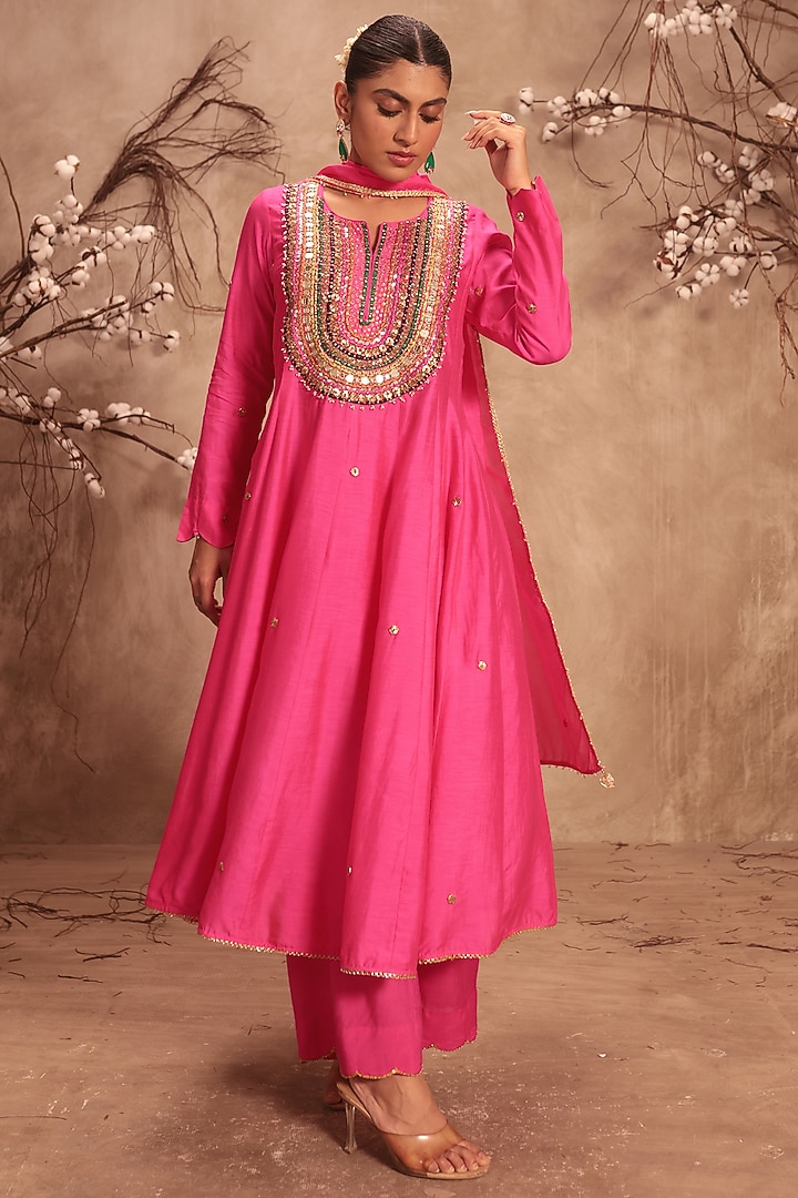 Hot Pink Chiniya Silk Zardosi Embroidered Kalidar Kurta Set by Niti Bothra at Pernia's Pop Up Shop