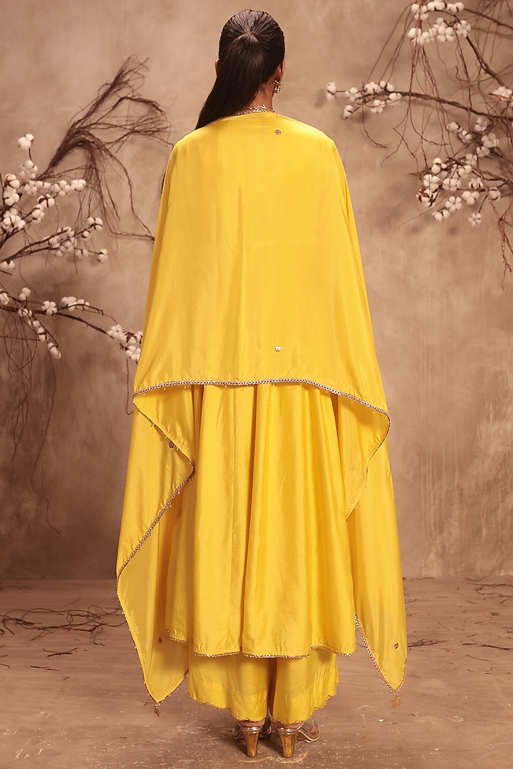 Yellow Chiniya Silk Zardosi Embroidered Kalidar Kurta Set by Niti Bothra at Pernia's Pop Up Shop
