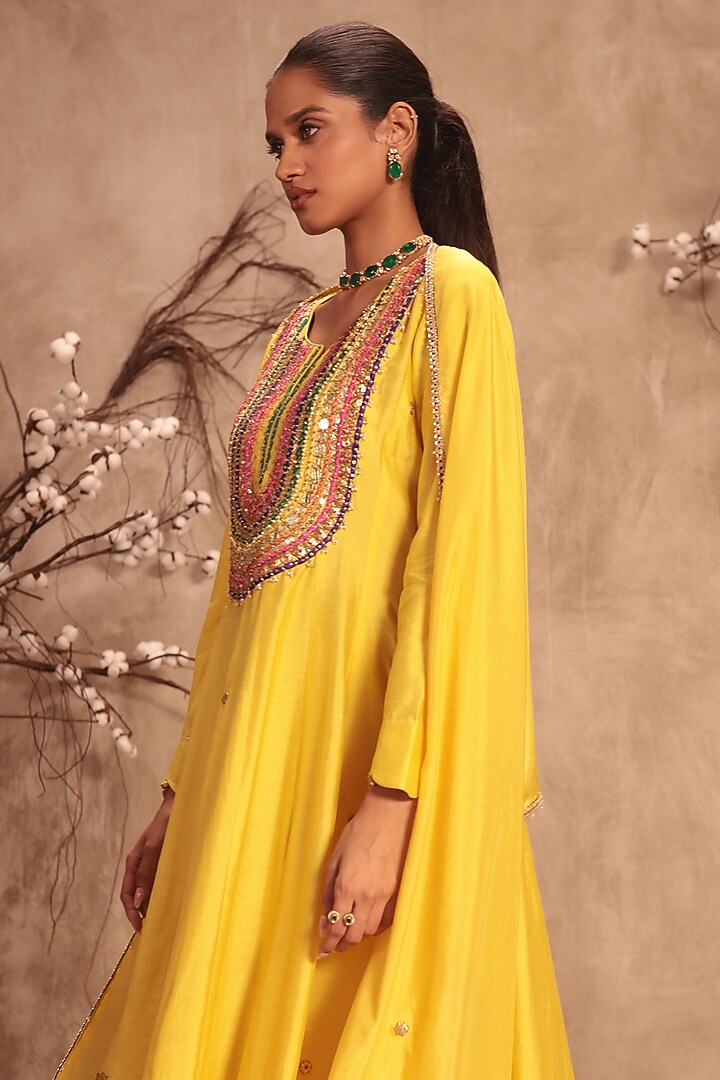 Yellow Chiniya Silk Zardosi Embroidered Kalidar Kurta Set by Niti Bothra at Pernia's Pop Up Shop