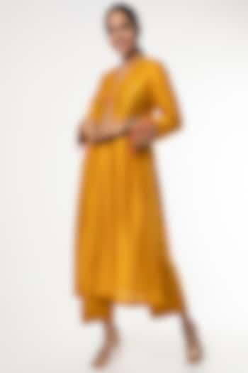 Mustard Embroidered Kurta Set  by Niti Bothra at Pernia's Pop Up Shop