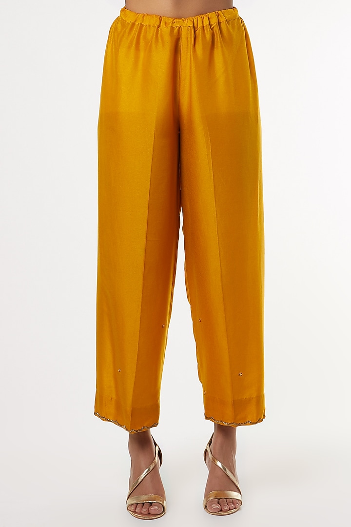 Mustard Embroidered Kurta Set by Niti Bothra at Pernia's Pop Up Shop