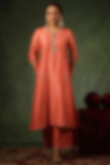 Peach Chanderi Silk Zardosi Embroidered Kurta Set by Niti Bothra at Pernia's Pop Up Shop