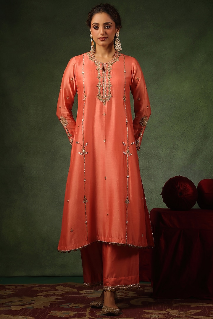 Peach Chanderi Silk Zardosi Embroidered Kurta Set by Niti Bothra at Pernia's Pop Up Shop