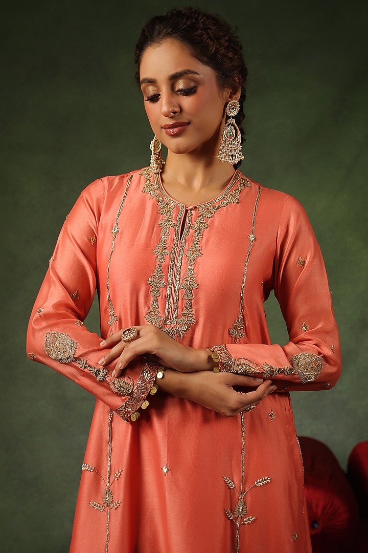 Peach Chanderi Silk Zardosi Embroidered Kurta Set by Niti Bothra at Pernia's Pop Up Shop