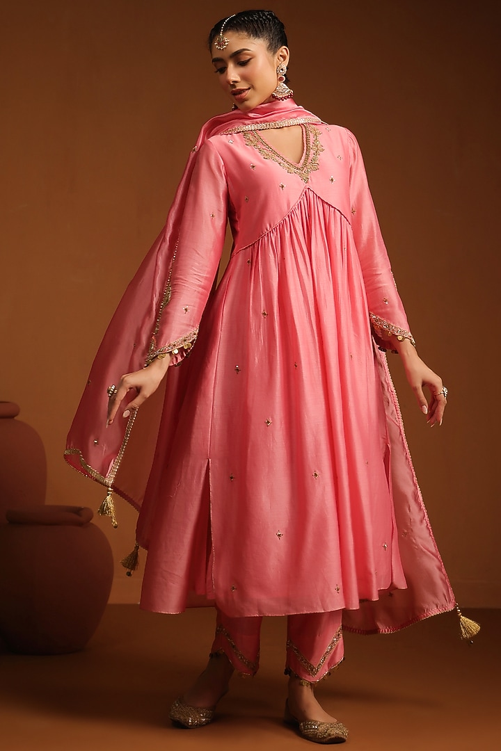 Pink Chanderi Silk Zardosi Embroidered Kurta Set by Niti Bothra at Pernia's Pop Up Shop
