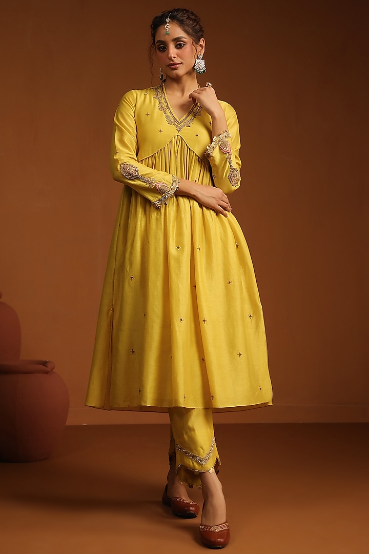 Yellow Chanderi Silk Zardosi Embroidered Kurta Set by Niti Bothra at Pernia's Pop Up Shop