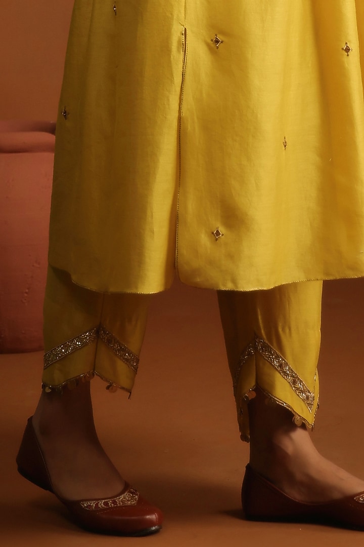 Yellow Chanderi Silk Zardosi Embroidered Kurta Set by Niti Bothra at Pernia's Pop Up Shop
