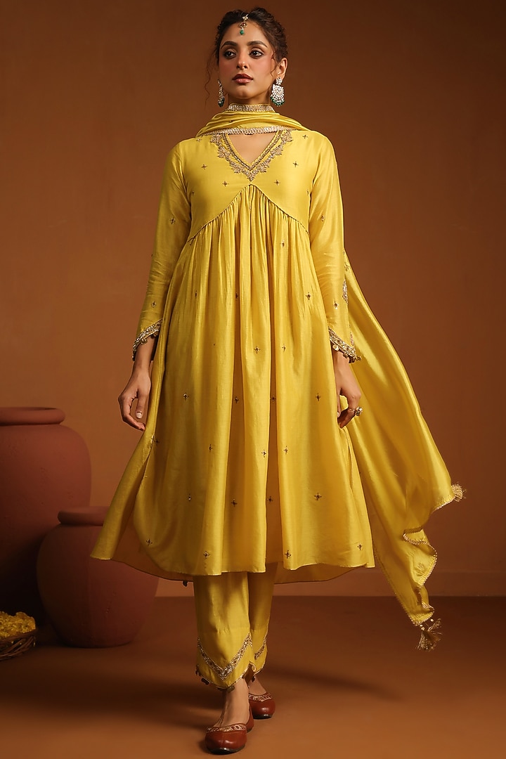 Yellow Chanderi Silk Zardosi Embroidered Kurta Set by Niti Bothra at Pernia's Pop Up Shop