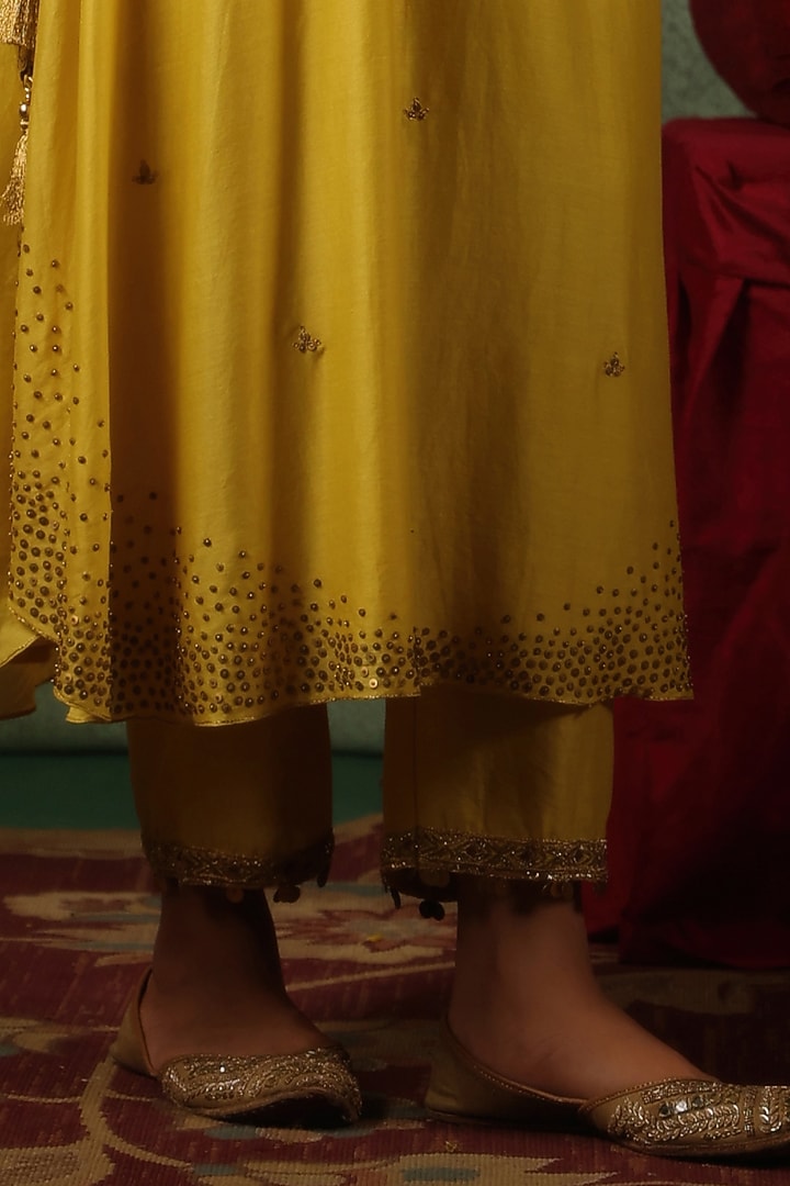 Yellow Chanderi Silk Zardosi Embroidered Kurta Set by Niti Bothra at Pernia's Pop Up Shop