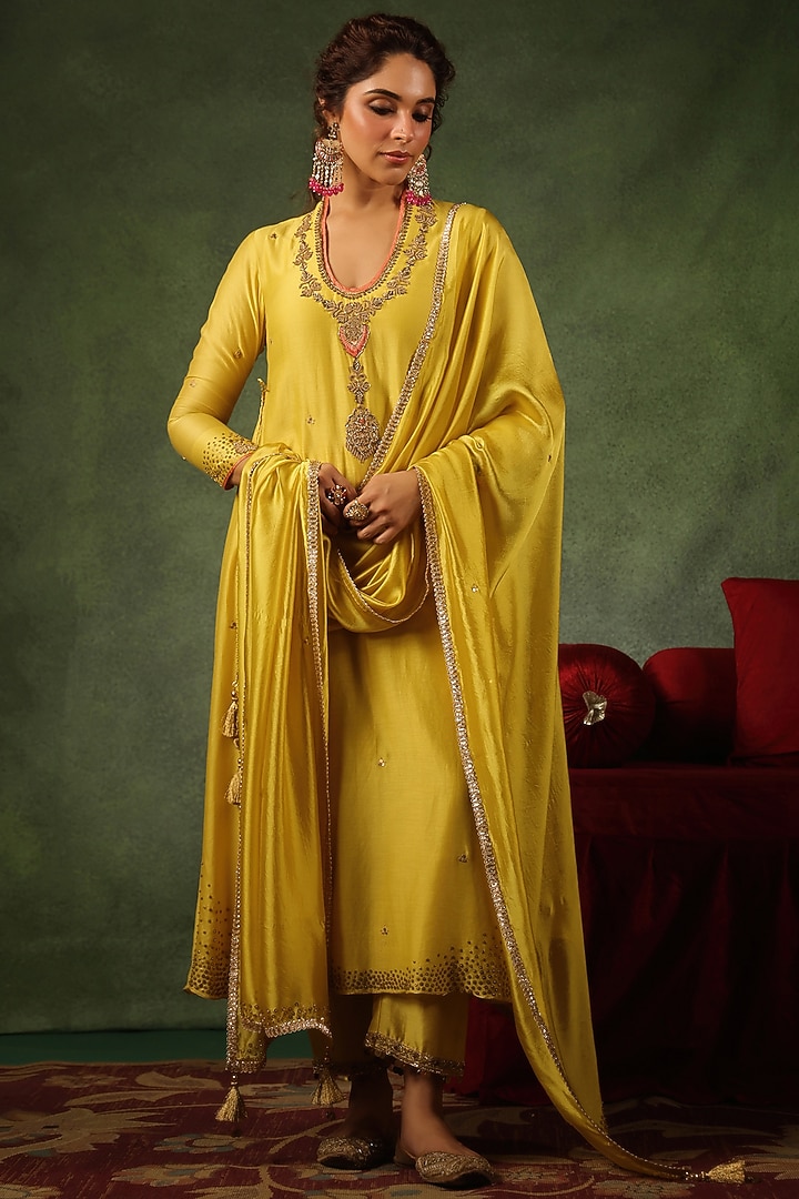 Yellow Chanderi Silk Zardosi Embroidered Kurta Set by Niti Bothra at Pernia's Pop Up Shop