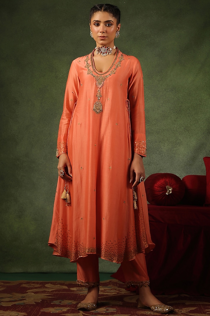 Peach Chanderi Silk Zardosi Embroidered Kurta Set by Niti Bothra at Pernia's Pop Up Shop