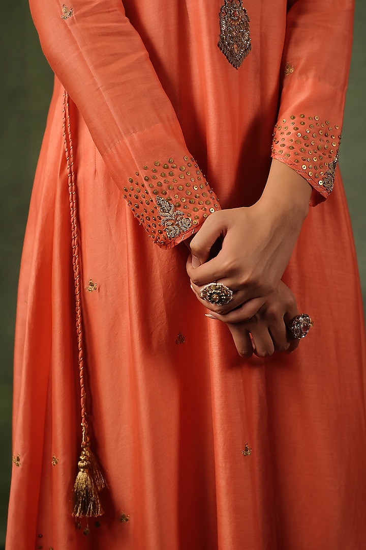 Peach Chanderi Silk Zardosi Embroidered Kurta Set by Niti Bothra at Pernia's Pop Up Shop