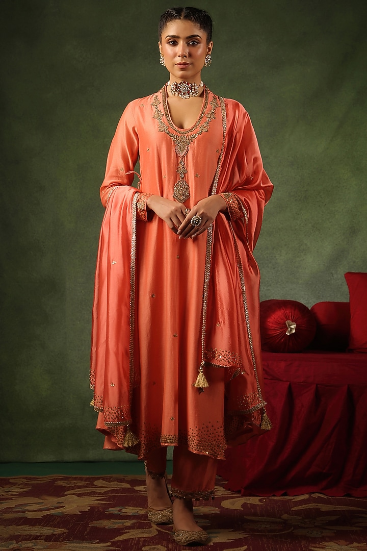 Peach Chanderi Silk Zardosi Embroidered Kurta Set by Niti Bothra at Pernia's Pop Up Shop