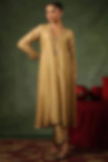 Ivory Chanderi Silk Zardosi Embroidered Kurta Set by Niti Bothra at Pernia's Pop Up Shop
