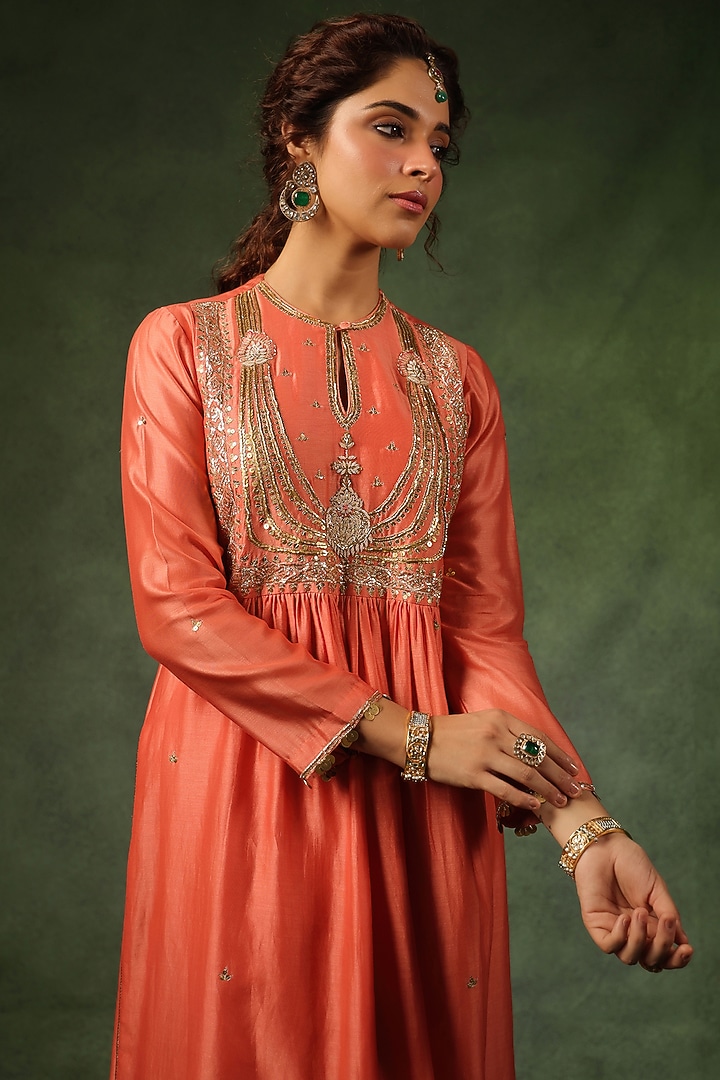Peach Chanderi Silk Zardosi Embroidered Kurta Set by Niti Bothra at Pernia's Pop Up Shop