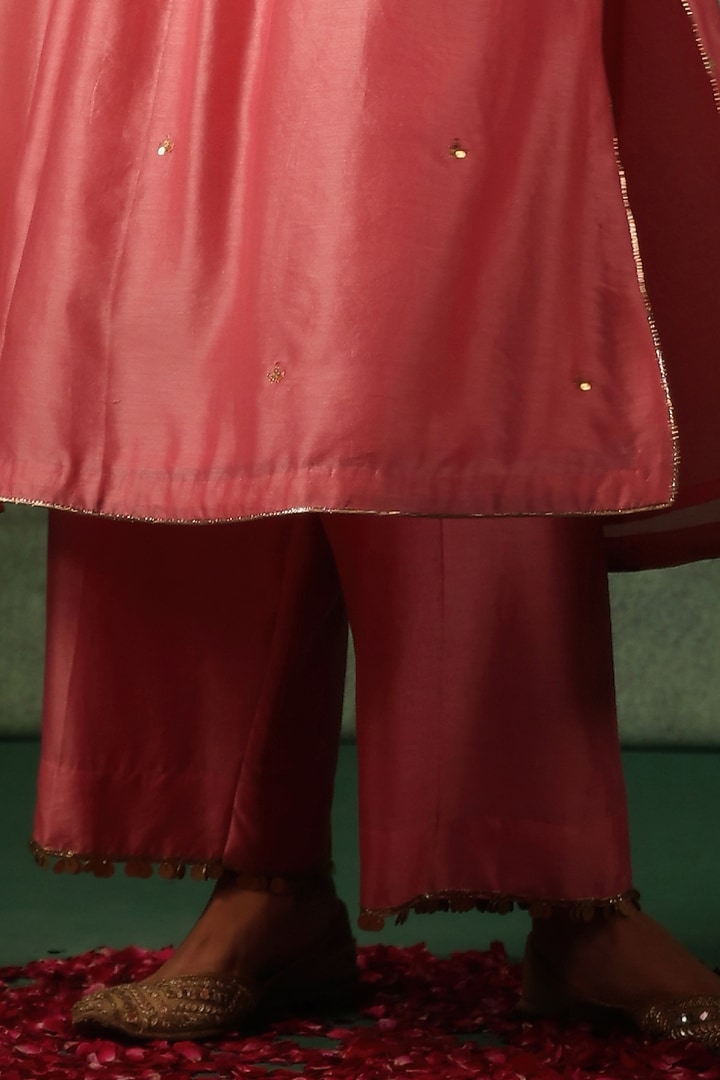 Pink Chanderi Silk Zardosi Embroidered Kurta Set by Niti Bothra at Pernia's Pop Up Shop