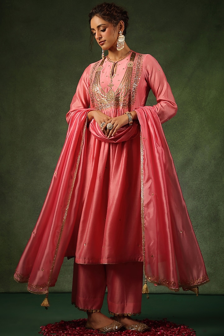 Pink Chanderi Silk Zardosi Embroidered Kurta Set by Niti Bothra at Pernia's Pop Up Shop