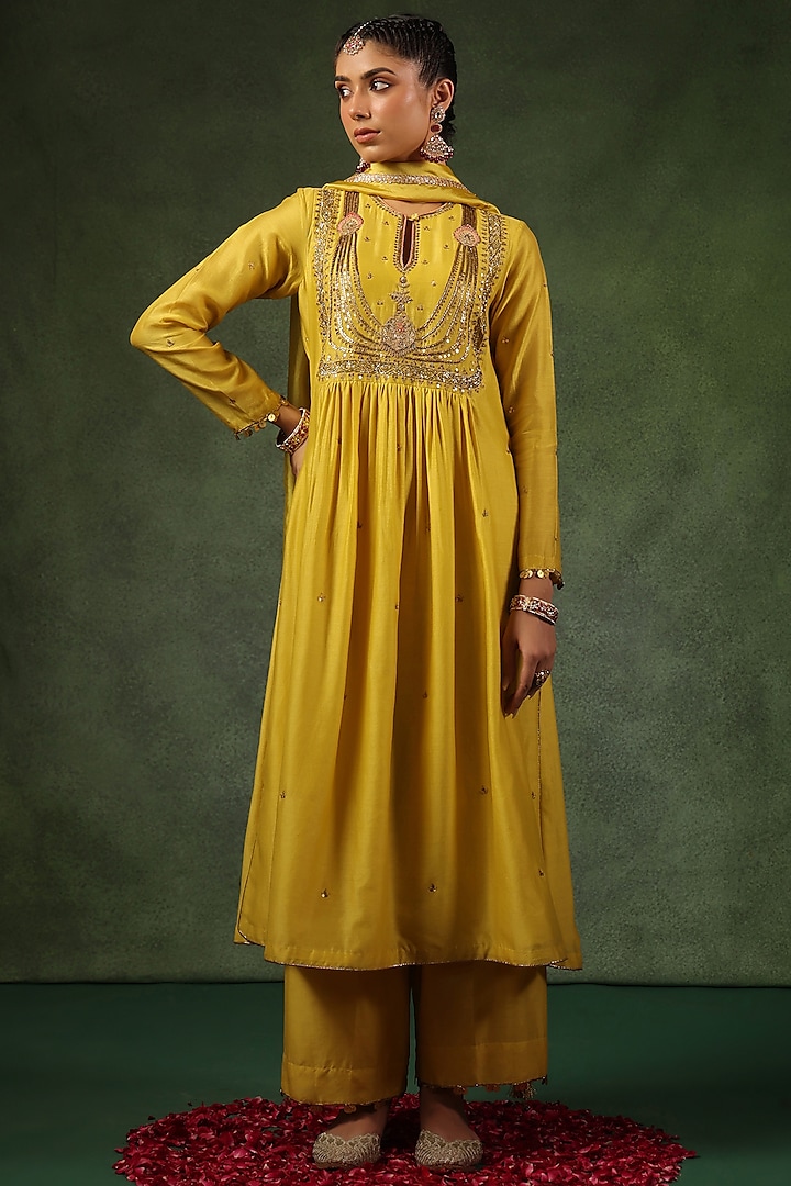 Yellow Chanderi Silk Zardosi Embroidered Kurta Set by Niti Bothra at Pernia's Pop Up Shop