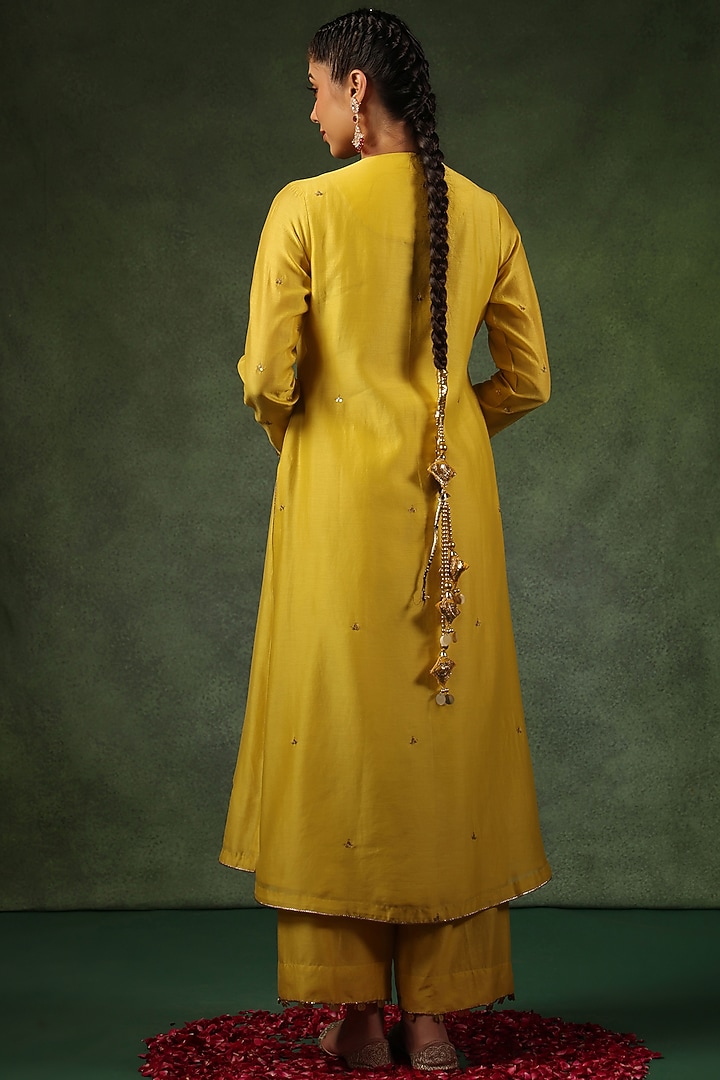 Yellow Chanderi Silk Zardosi Embroidered Kurta Set by Niti Bothra at Pernia's Pop Up Shop