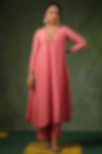 Pink Chanderi Silk Zardosi Embroidered Kurta Set by Niti Bothra at Pernia's Pop Up Shop