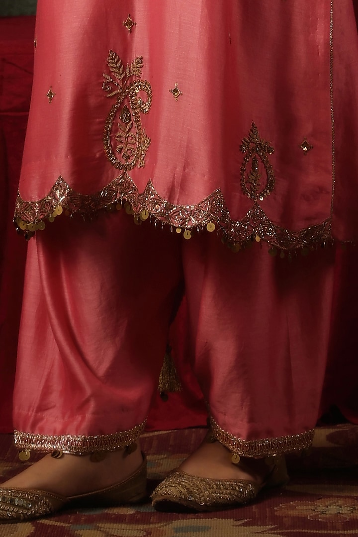Pink Chanderi Silk Zardosi Embroidered Kurta Set by Niti Bothra at Pernia's Pop Up Shop
