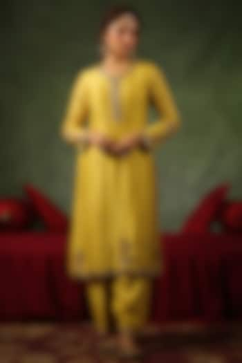 Yellow Chanderi Silk Zardosi Embroidered Kurta Set by Niti Bothra