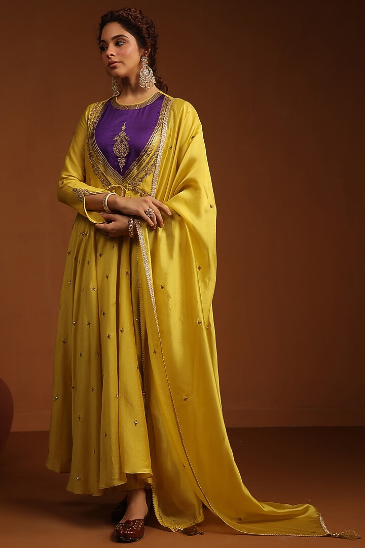 Yellow & Purple Chanderi Silk Zardosi Embroidered Kalidar Kurta Set by Niti Bothra at Pernia's Pop Up Shop