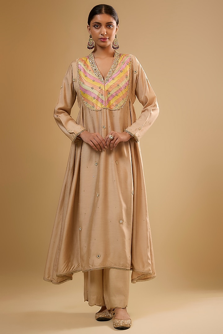 Ivory Chaniya Silk Zardosi & Mirror Embroidered Kurta Set by Niti Bothra at Pernia's Pop Up Shop