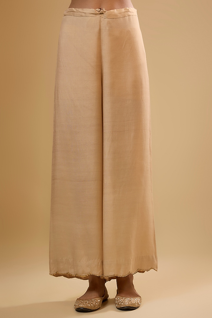 Ivory Chaniya Silk Zardosi & Mirror Embroidered Kurta Set by Niti Bothra at Pernia's Pop Up Shop