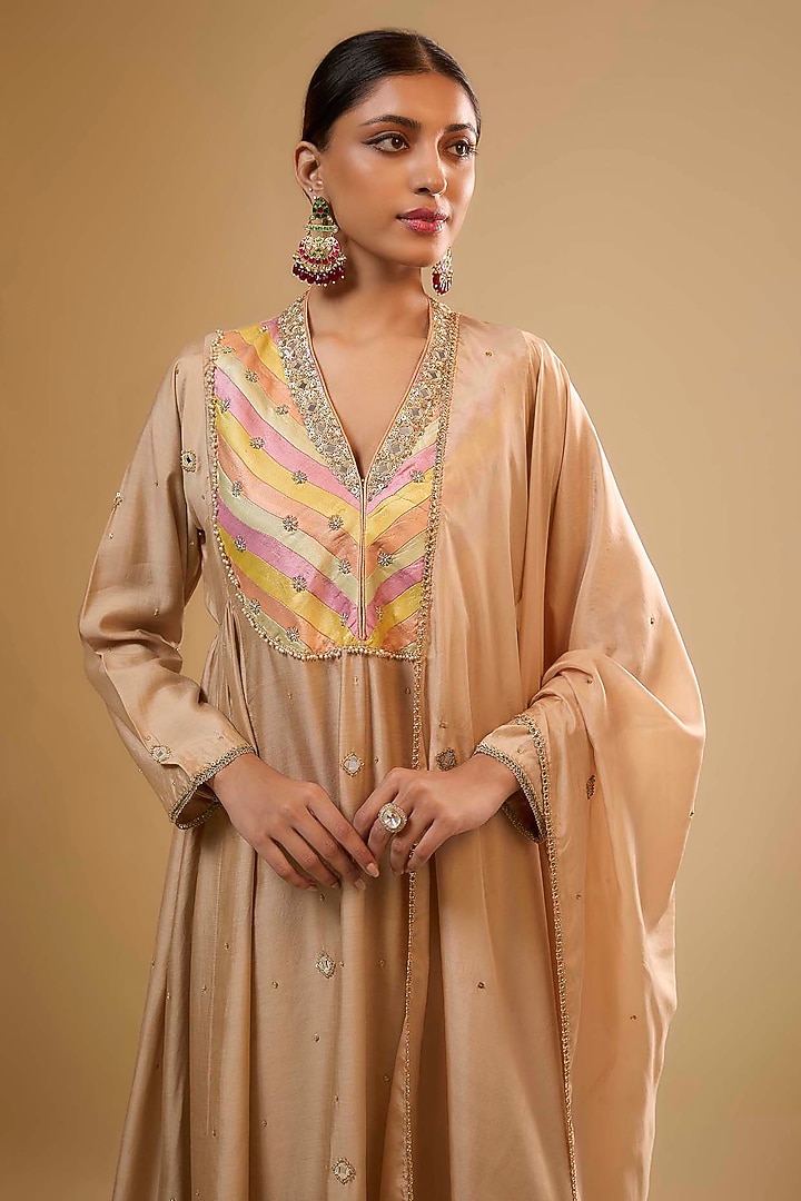 Ivory Chaniya Silk Zardosi & Mirror Embroidered Kurta Set by Niti Bothra at Pernia's Pop Up Shop