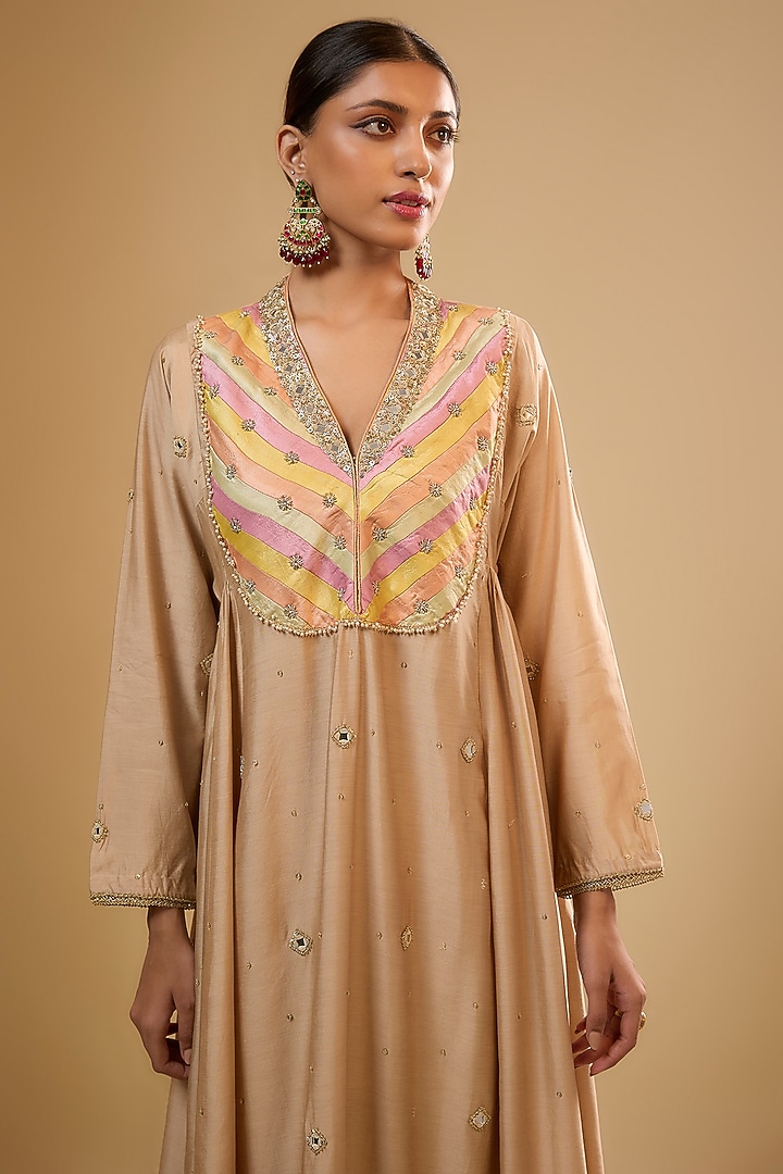 Ivory Chaniya Silk Zardosi & Mirror Embroidered Kurta Set by Niti Bothra at Pernia's Pop Up Shop